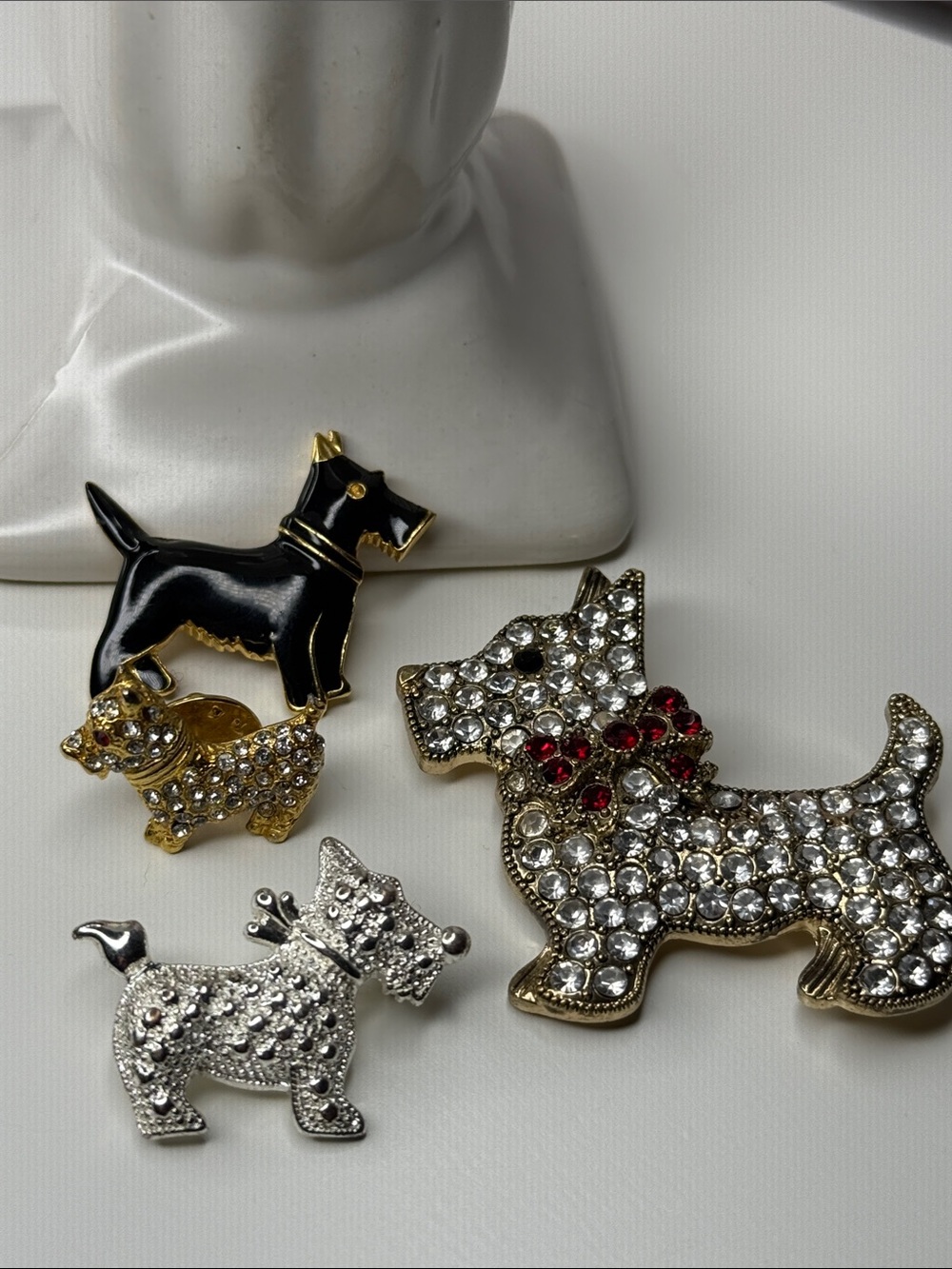 Vintage exceptionally adorable Scottie dog pin brooch Lot Scotty doggies pups - Picture 2 of 12